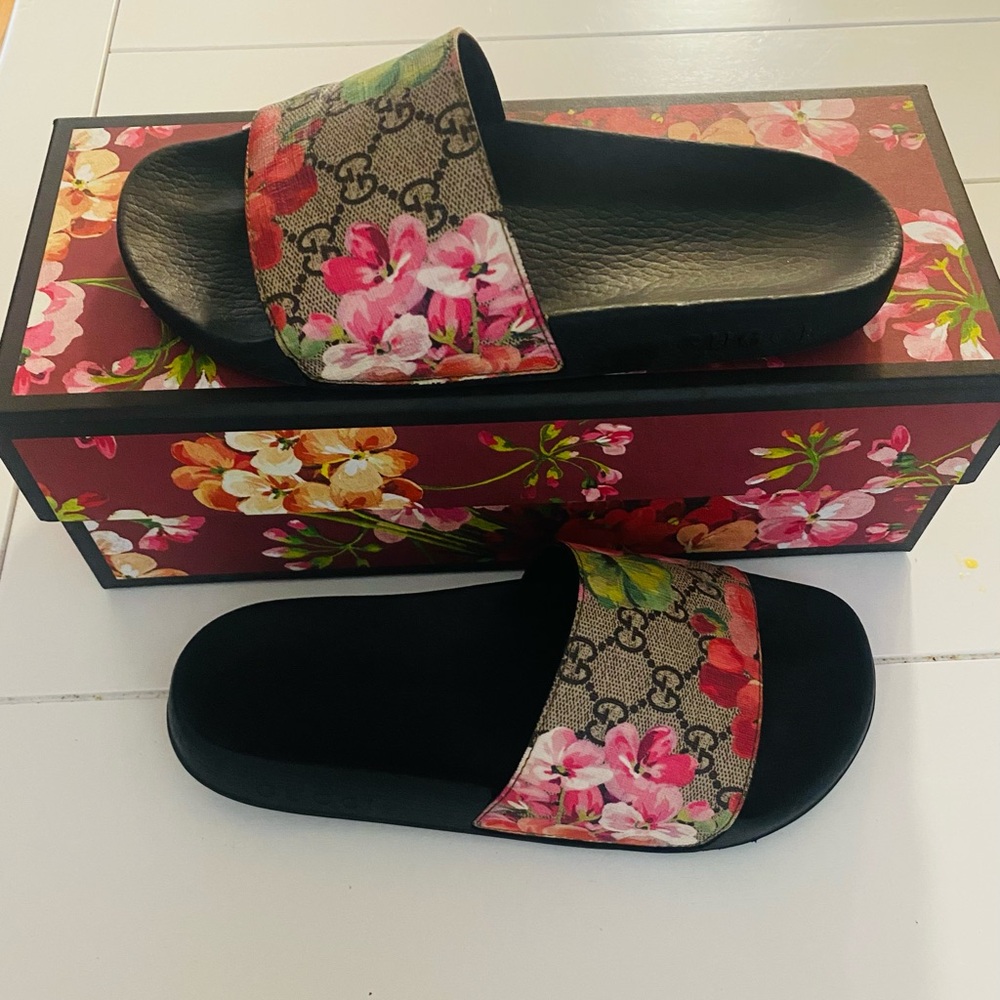 Authentic Gucci Bloom slides